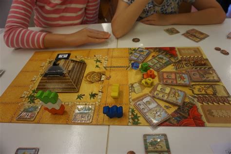 So you want to give a new board game, party game, card or dice game or even a kid's game a try? Hiew's Boardgame Blog: Camel Up