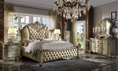 Acme Vendome Ii 4pc Upholstered Bedroom Set In Bonegold