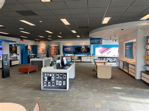 AT&T Fenton Crossing | Cell Phones, Wireless Plans & Accessories | 701