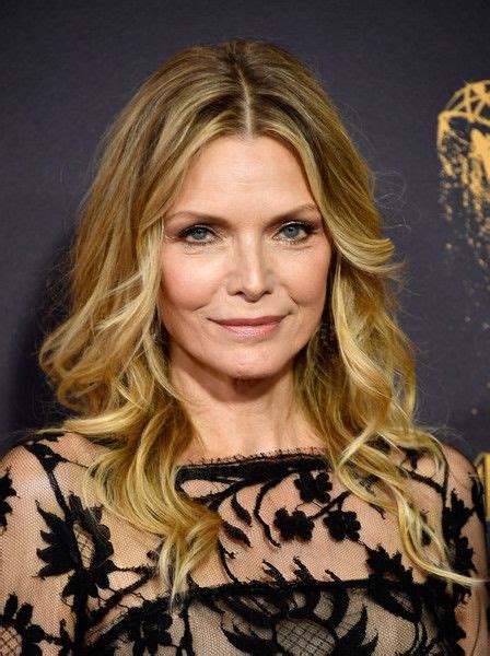 Michelle Pfeiffer Glam Waves 1920s Hair Natural Wavy Hair Michelle Pfeiffer Boho Glam Look