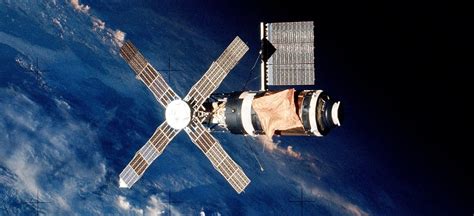 The international space station (iss) is a modular space station (habitable artificial satellite) in low earth orbit. File:40 Years Ago, Skylab Paved Way for International ...