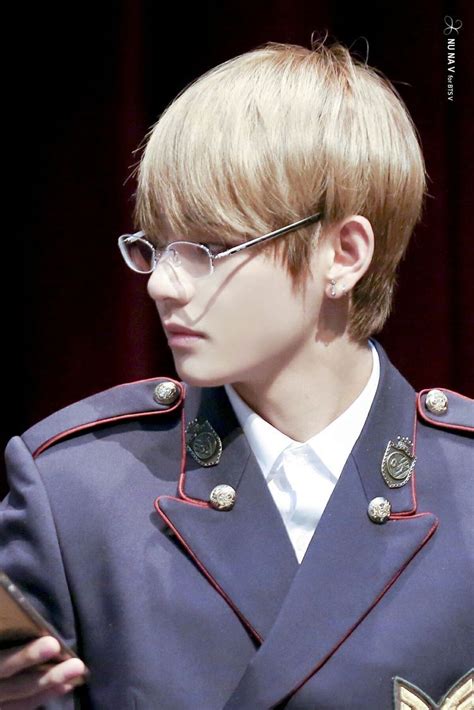 Pin By ᴅᴀɴɴʏ On 방탄소년단 ʙᴛs ೃ༄ Kim Taehyung Bts Face V Taehyung