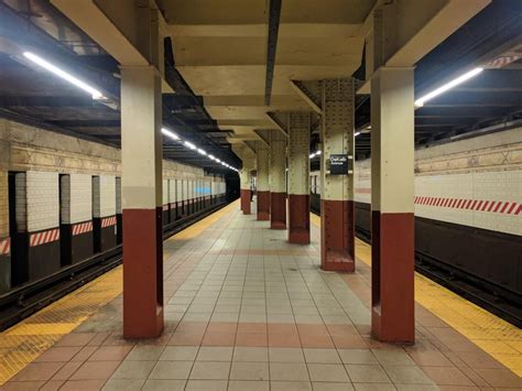 DeKalb Ave Subway Station (Brooklyn, NY) : CrappyDesign