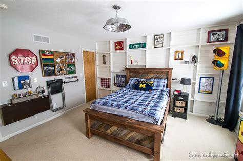 Who says boys' rooms can't be beautiful? Boys Bedroom Decor - Gallery "ish" Wall