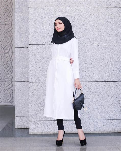 Itulah beberapa style hijab casual yang bisa digunakan untuk traveling. Hijab Style - Hijab Fashion- Hijab Outfit (Dengan gambar)