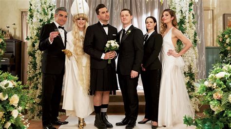 Dan Levy On Crafting The Perfect ‘schitts Creek Finale Wedding Variety