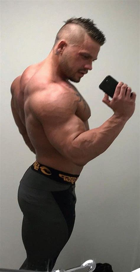 Pin By Craig Wood On Muscle Hunks Bodybuilders Men Muscle Men Muscular Men