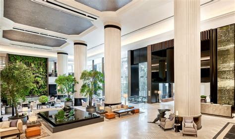 The hotel comprises 792 elegant guestrooms and suites with three distinctive wings: Hotels in Singapore: Shangri-La Hotel, Singapore is re ...