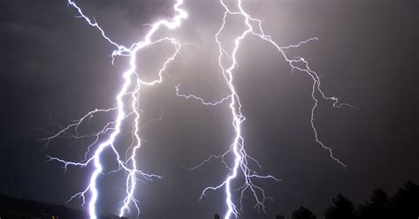 World Record 199 Mile Long Lightning Bolt Reported