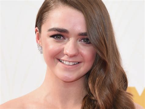 Maisie Williams At The Emmys 2015 Is Pretty In Pink — Photos Bustle