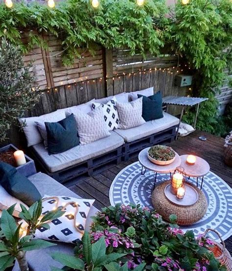 Bohemian Outdoor Living Space With Garden Decorating Homemydesign