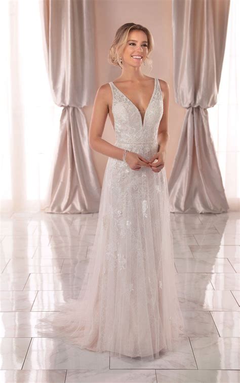 Find a wide range of wedding dress shops and dress makers, ideas and pictures of the perfect wedding dresses at easy weddings. French Tulle Wedding Dress with Soft Shimmer - Stella York ...