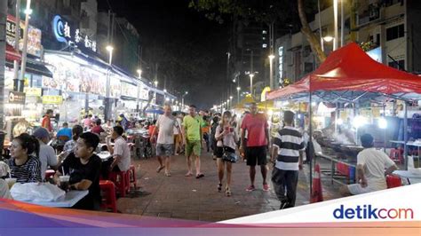 Jalan lor menjadi salah satu tempat wisata malam di kuala lumpur yang bisa anda datangi. Wisata Kuliner Malam di Kuala Lumpur, Jalan Alor Tempatnya!
