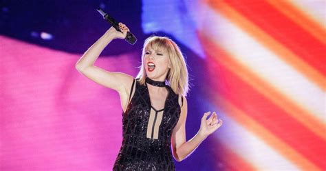 Taylor Swift Sued For Allegedly Taking Famous Shake It Off Line Ny Daily News