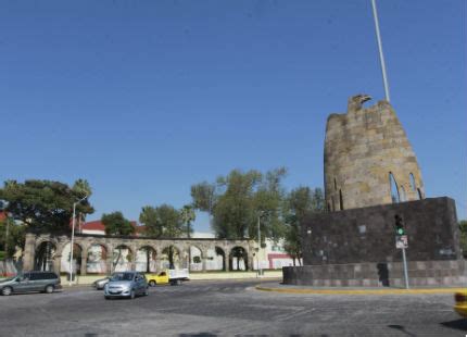 Compara y encuentra las mejores opciones en el buscador de vuelos skyscanner. Plaza de la Bandera o Calzada del Ejército. Bajo las alas ...