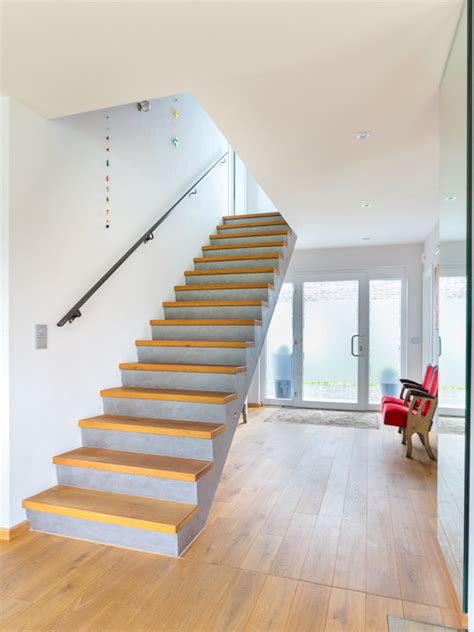 Innentreppen können den wohnraum bereichern und mehr sein als nur eine treppe . Treppen - ECO System HAUS