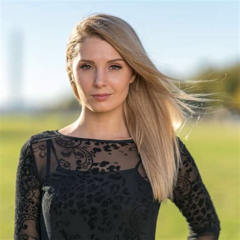 Hot Lauren Southern Sexy Bikini Pictures Are Gift From God To Humans