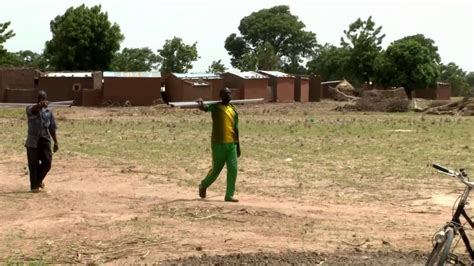 Le Forage Au Burkina Faso Youtube