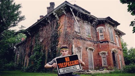 Abandoned 200 Year Old Mega Mansion Underground Railroad Safe House