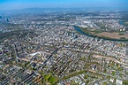 Luftaufnahme Offenbach am Main - Stadtansicht am Ufer des Flußverlaufes ...