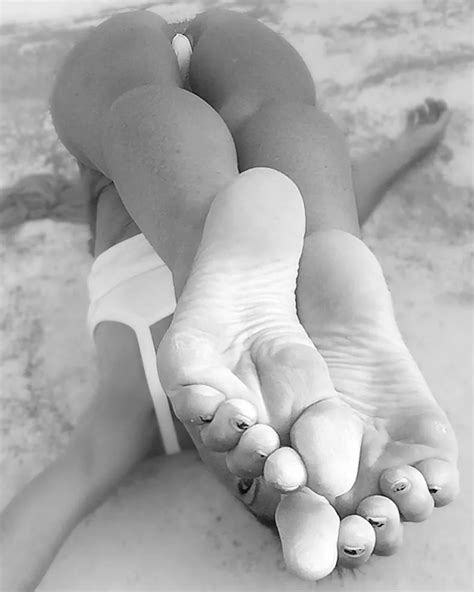 Feet Nudes Uncommonposes NUDE PICS ORG