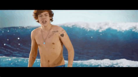 Harry Styles Shows Off Bonus Nipples In One Directions Kiss Video