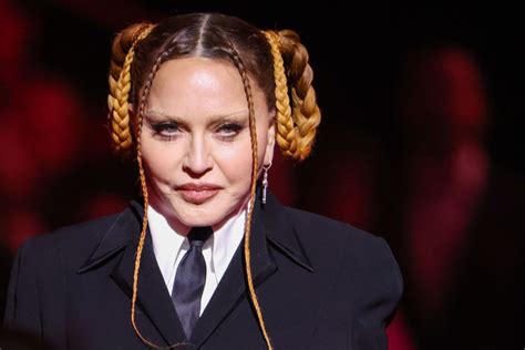 7 Potret Wajah Madonna Di Grammy Awards 2023 Nyaris Tak Dikenali