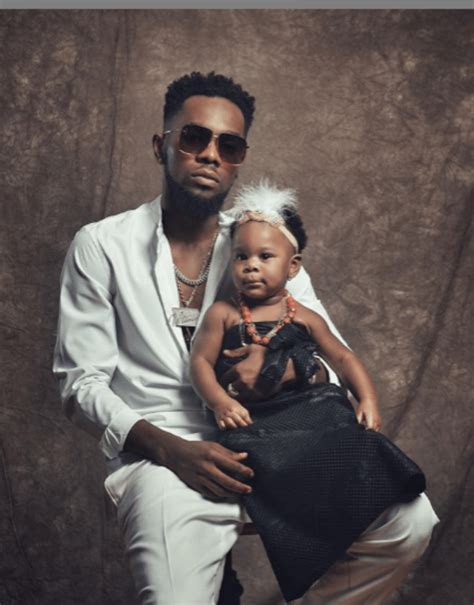 The nigerian singer patoranking seems to be enjoying fatherhood, just recently his adorable little princess, wilmer. Daddy Duties: Check Out This Loved-Up Photo Of Patoranking ...