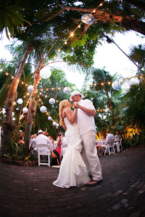 Beach & garden weddings, commitment ceremonies, elopements, receptions, flowers and more! Old Town Manor Wedding Venue in South Florida | PartySpace