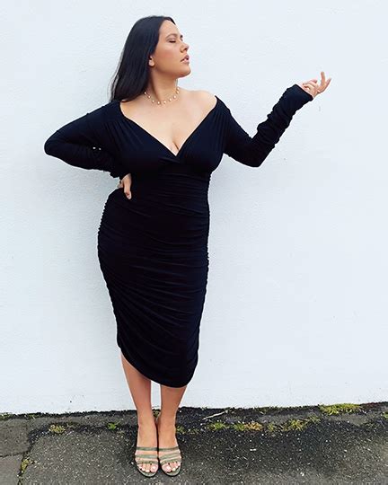 Styling Tips How To Dress A Curvy Body Shape She Defined