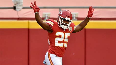 Kc Chiefs Clyde Edwards Helaire Returns To Limited Practice Kansas