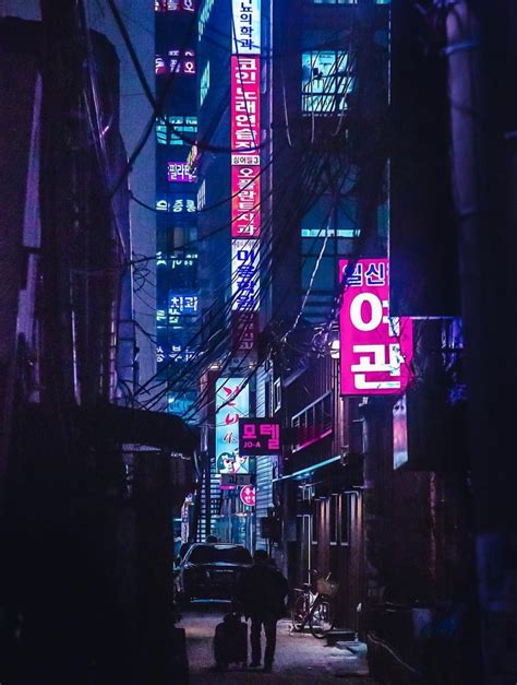 City Night Aesthetic Anime In 2020 With Images Cyberpunk Anime Cyberpunk Aesthetic Night