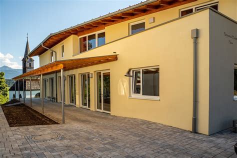 Our founder judith huber has worked on films such as star wars, london's west end theatre and for the world's leading advertising agencies. Nepomuk Huber Haus - Marwang bei Grabenstätt in Grabenstätt