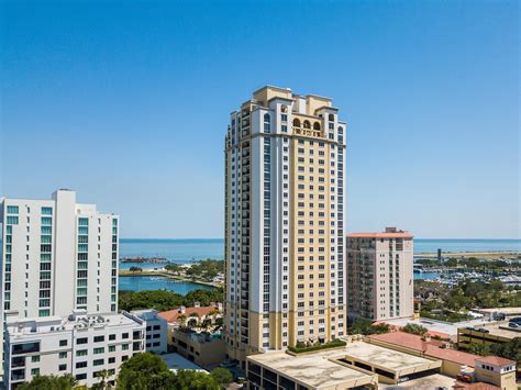 3.5 out of 5.0 25 2nd street north, st. Parkshore Plaza Downtown St Petersburg Luxury Condos