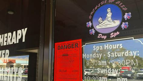 Florida Cops Snuck Cameras Into Massage Parlors Years Before Robert