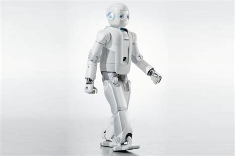 Samsungs New Roboray Humanoid Robot Walks The Walk