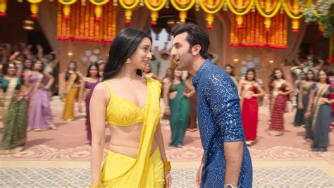 Tu Jhooti Main Makkaar Song Show Me The Thumka Ranbir Kapoor And Shraddha Kapoor Take You On A