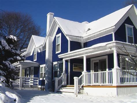 Unlike interior paint choices, the color you paint the outside of your home is a public statement. Choose Carefully Exterior Paint Colors - HomesFeed