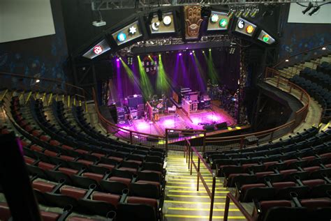 House of blues has a full restaurant and bar inside. Sound Bridge