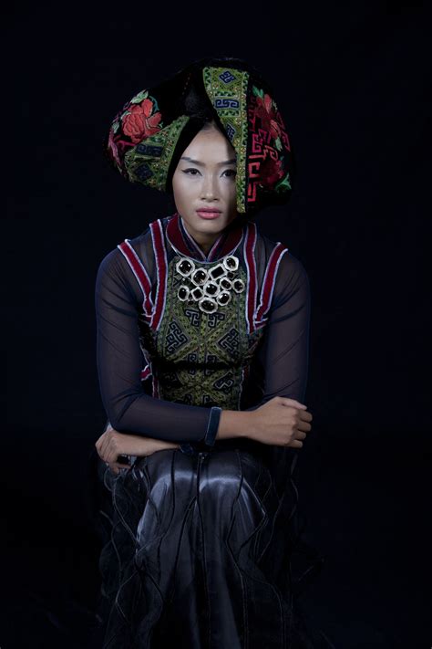 minh-hanh-vietnamese-fashion-designer-fw11-photo-jack-dabaghian