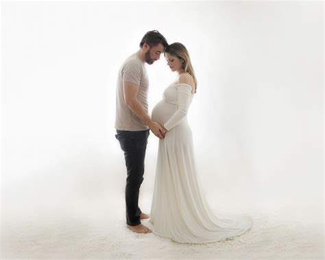 Top 9 Creative Maternity Photoshoot Ideas In 2023 To Record The Memory