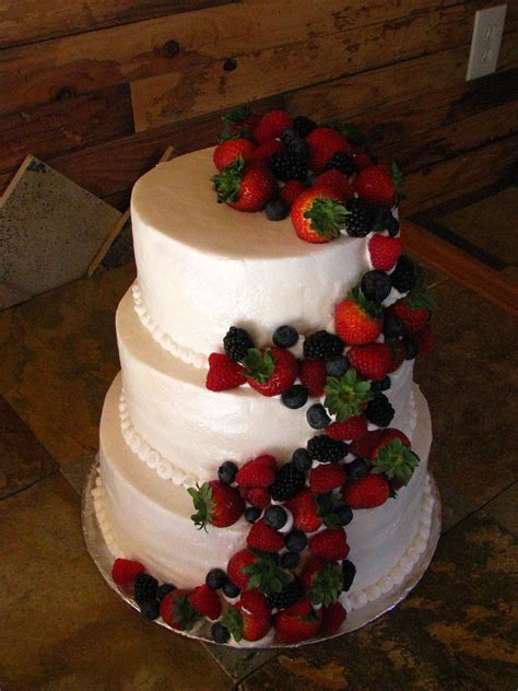 Check out 10 alternatives to wedding cakes. Pin by Kelly Simmons on Cake! | Fruit wedding cake, Cake ...