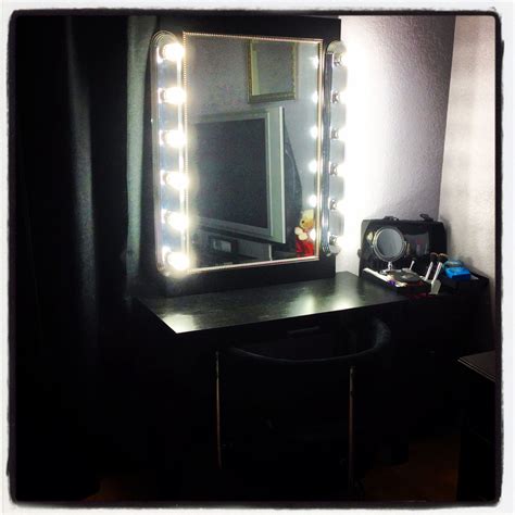 If there is a more important thing in a girl's life than the makeup itself, it is called lighting! Easy DIY Hollywood Lighted Vanity Mirror | Hollywood lighted vanity mirror, Lighted vanity ...