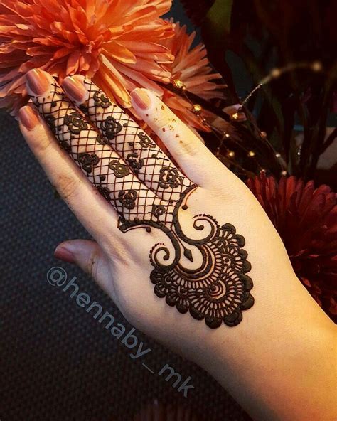 Cocok untuk para pengantin di hari pernikahan. 100 Gambar Henna Tangan yang Cantik dan Simple Beserta ...