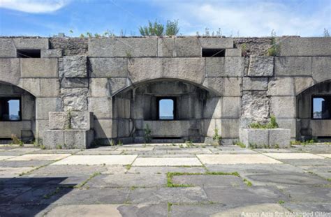Tour The Secrets Of Fort Totten In Queens Untapped New York