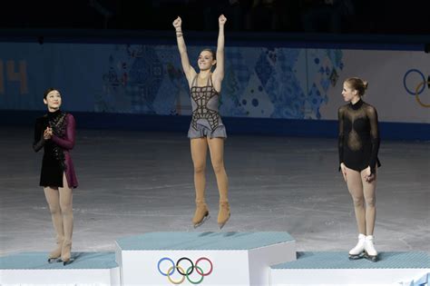 Sochi Olympics Russias Adelina Sotnikova Beats Yuna Kim To Win