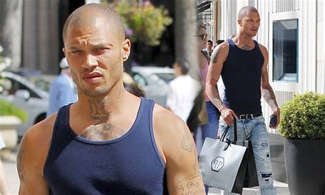 Jeremy Meeks Shops In La After Being Deported From The Uk Daily Mail