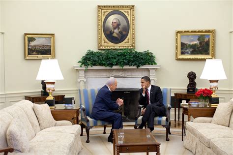 Filebarack Obama Meets Shimon Peres In The Oval Office Wikimedia