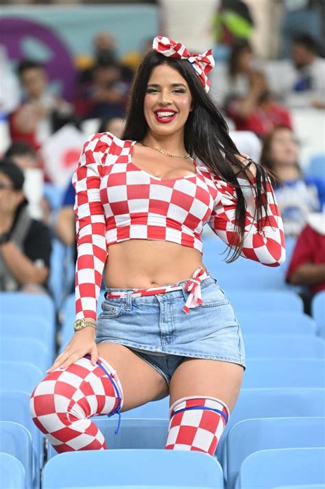 Hot Croatian Fan Ivana Knoll In Doha Hot Football Fans Football Girls