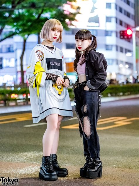 Tokyo Fashionjapanese Teens Sarah And Beni On The Street In Harajuku